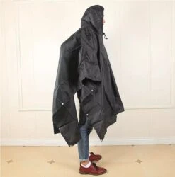 Regenponcho / Fietsponcho Herbruikbaar Voor Volwassenen ( Dames En Heren ) - 200x110cm - 100% Ripstop Polyester - Zwart 16 Regenponcho / Fietsponcho Herbruikbaar Voor Volwassenen ( Dames En Heren ) - 200x110cm - 100% Ripstop Polyester - Zwart -Regenjassenwinkel 1186x1200 4