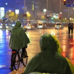 Relaxdays Regenponcho Herbruikbaar - Regenjas Groen - Fietsponcho Lange Mouwen - Festival -Regenjassenwinkel 1200x1200 381