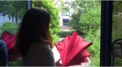 Impliva - Opvouwbare Inside Out Paraplu - Ø 107 Cm - Zwart/Blauw -Regenjassenwinkel 1200x666