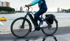 AGU Section Regenbroek Essential Vrouwen - Blauw - M - Waterdicht & Ademend -Regenjassenwinkel 1200x700 6