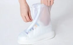 Unisex Waterdichte Overschoenen Met Rits En Aantrekkoord - Maat L 37/38 - Herbruikbaar – Transparant - Anti Slip Regen Overschoen - Schoenhoesjes - Waterdichte Schoenbeschermers - Regenhoes – Schoenovertek - Regenlaarzen -Regenjassenwinkel 1200x742 2