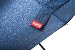 Merkloos Fredricks - Sterke Compacte Opvouwbare Tasformaat Paraplu - Stormbestendig >100 Km/u - Opent En Sluit Automatisch - Ø 97cm - Waterafstotende Teflon Coating - Sneldrogend - Donkerblauw 13 Merkloos Fredricks - Sterke Compacte Opvouwbare Tasformaat Paraplu - Stormbestendig >100 Km/u - Opent En Sluit Automatisch - Ø 97cm - Waterafstotende Teflon Coating - Sneldrogend - Donkerblauw -Regenjassenwinkel 1200x800 4