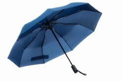 Merkloos Fredricks - Sterke Compacte Opvouwbare Tasformaat Paraplu - Stormbestendig >100 Km/u - Opent En Sluit Automatisch - Ø 97cm - Waterafstotende Teflon Coating - Sneldrogend - Donkerblauw 19 Merkloos Fredricks - Sterke Compacte Opvouwbare Tasformaat Paraplu - Stormbestendig >100 Km/u - Opent En Sluit Automatisch - Ø 97cm - Waterafstotende Teflon Coating - Sneldrogend - Donkerblauw -Regenjassenwinkel 1200x800 7