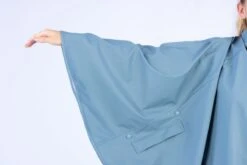 Ralka Regenponcho Senior - Sizzle - Blauw - L/XL -Regenjassenwinkel 1200x802 3