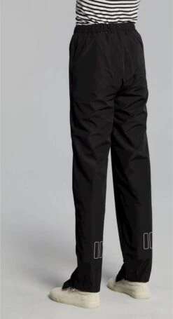 Basil Hoga Regenbroek Unisex - Zwart - Maat M 23 Basil Hoga Regenbroek Unisex - Zwart - Maat M -Regenjassenwinkel 652x1200