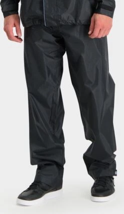 AGU Passat Regenbroek Essential - Black - M -Regenjassenwinkel 694x1200