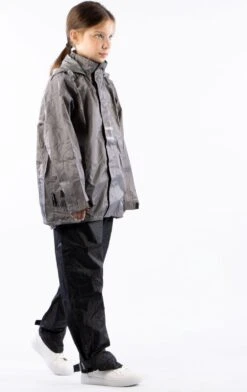 Ralka Regenpak - Junior - Grijs/Zwart - 176 16 Ralka Regenpak - Junior - Grijs/Zwart - 176 -Regenjassenwinkel 756x1200
