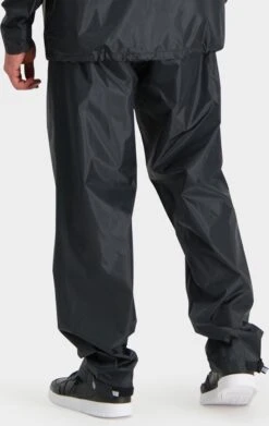 AGU Passat Regenbroek Essential - Black - M -Regenjassenwinkel 759x1200 1