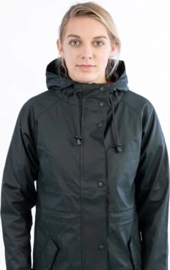 Ralka Regenjas Dames - Mizzle - Donkergroen - Maat 38 -Regenjassenwinkel 759x1200 2