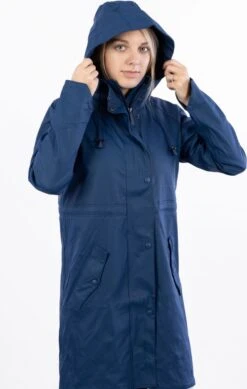 Ralka Regenjas Dames - Mizzle - Marine - Maat 36 -Regenjassenwinkel 761x1200 1