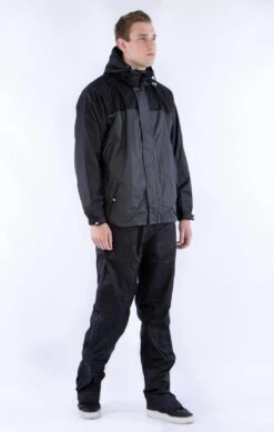 Ralka Regenpak - Intensive - Zwart/Antraciet - M -Regenjassenwinkel 762x1200