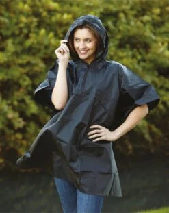 YOKO Lichtgewicht Regen Poncho | Maat REGULAR| Kleur Zwart -Regenjassenwinkel 953x1200